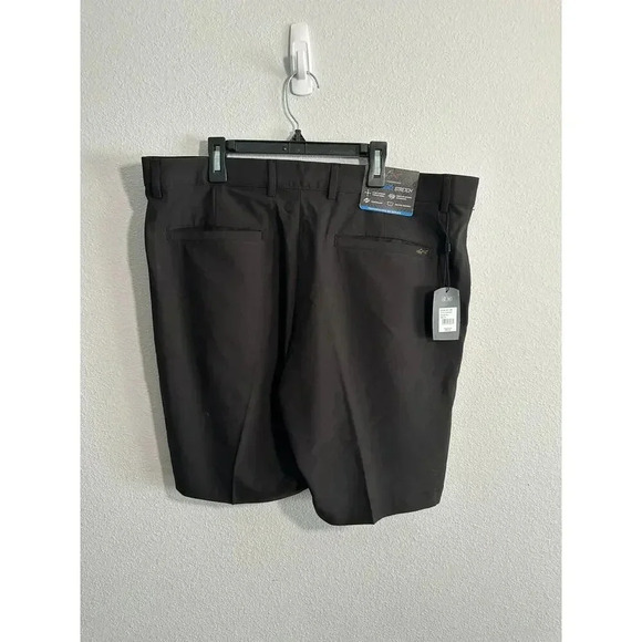 Greg Norman Performance Stretch Shark Golf Athletic Gray Mens Shorts Size 36 NWT - Picture 2 of 8